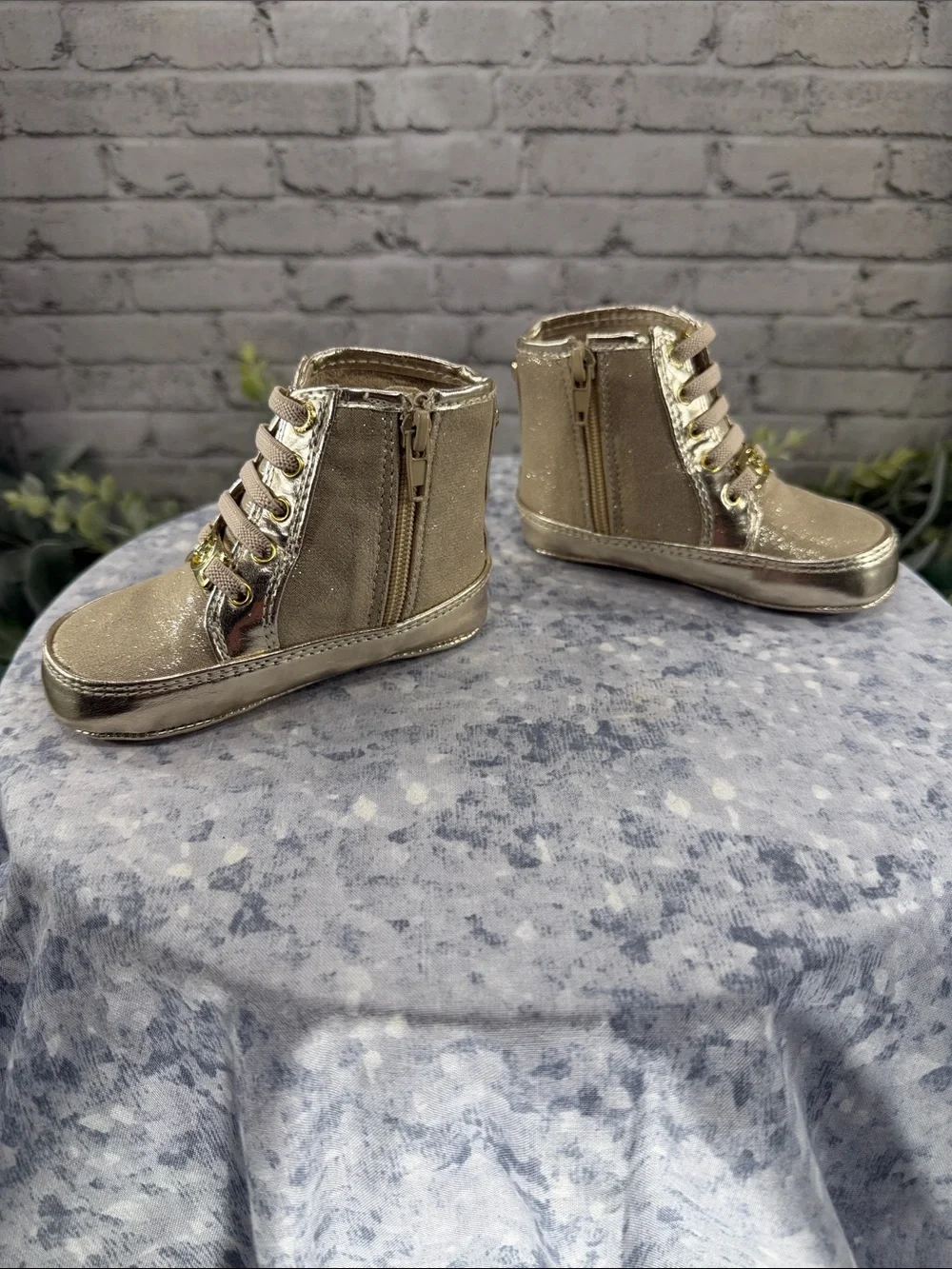 MICHAEL KORS (MK) “Baby Ana” Gold Metallic Fashion Zip High-Tops - Baby Girls 4